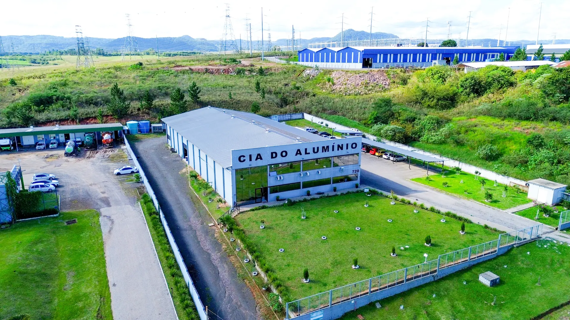 Vista aérea da estrutura fabril da Cia. do Alumínio